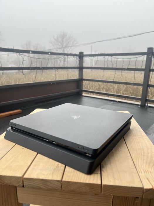 Ps 4 slim + controller