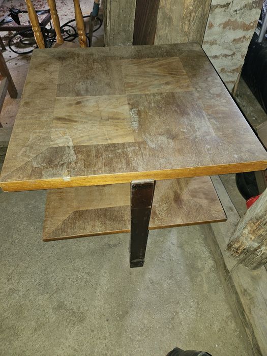 Дървена масичка холна