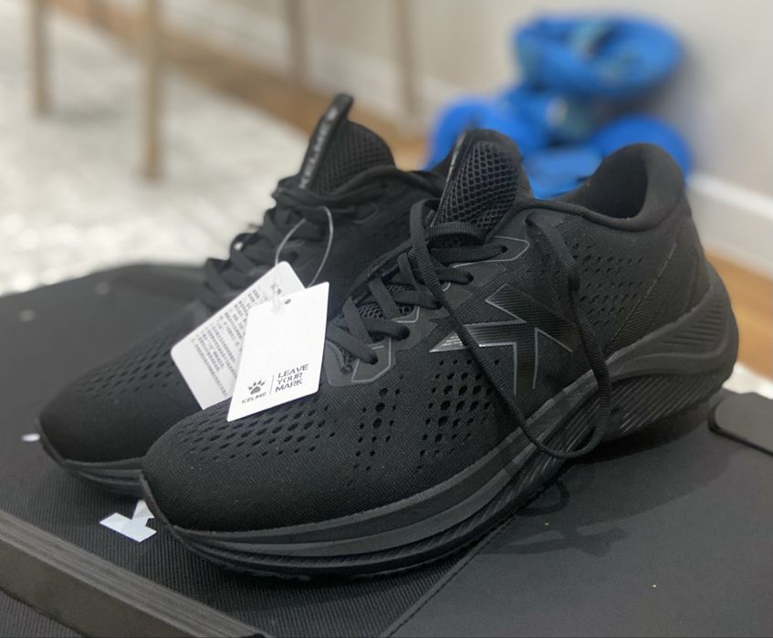 Кроссовки Kelme .