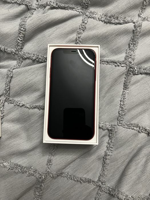 iphone 11 красный