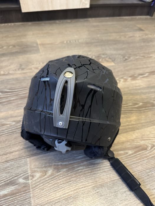 Шлем горнолыжный