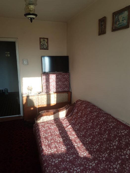 Apartament 3 camere zona 1 mai vizavi de biserica Sf Ion