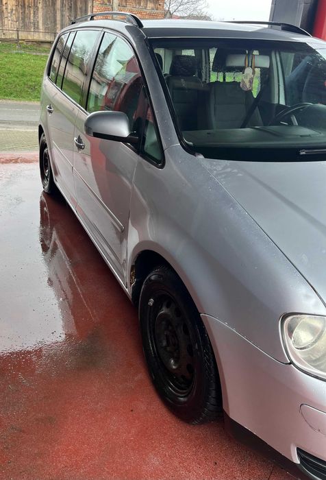 Vând wv touran 2000 TDI !