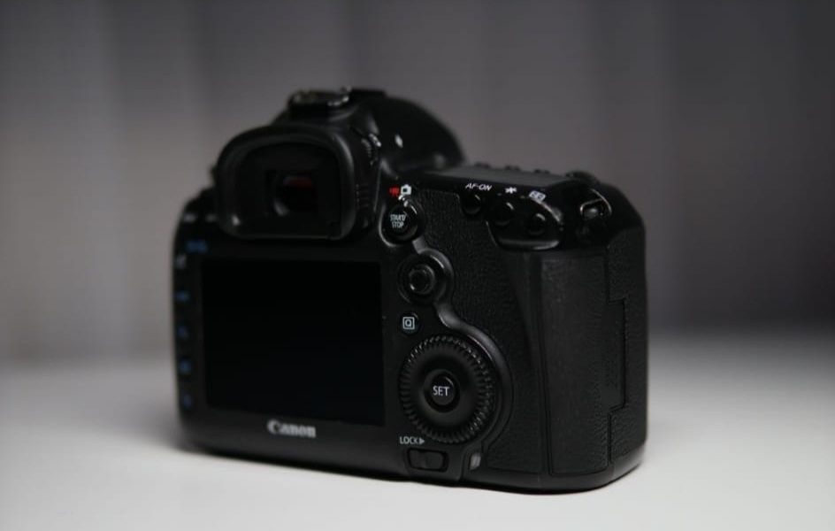 DSLR profesional  full frame Canon 5d mark iii