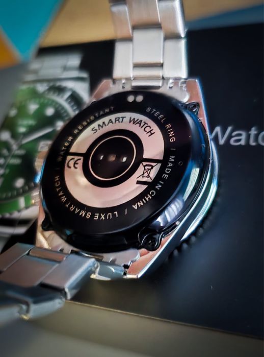 Smartwatch cu bratara de inox