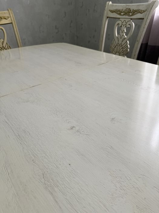 Стол со стульями