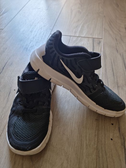 Adidasi pentru copii,nike negri originali