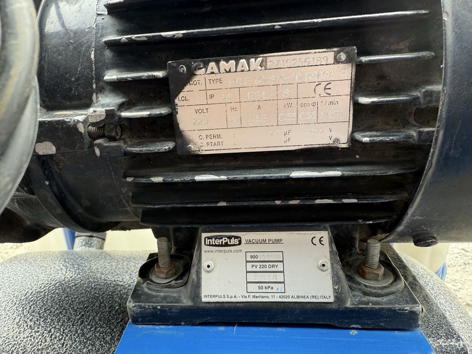 * доильный аппарат для коров оригинал Италия в хорошем рабочем состоян