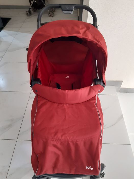 Детская прогулочная коляска Joie
