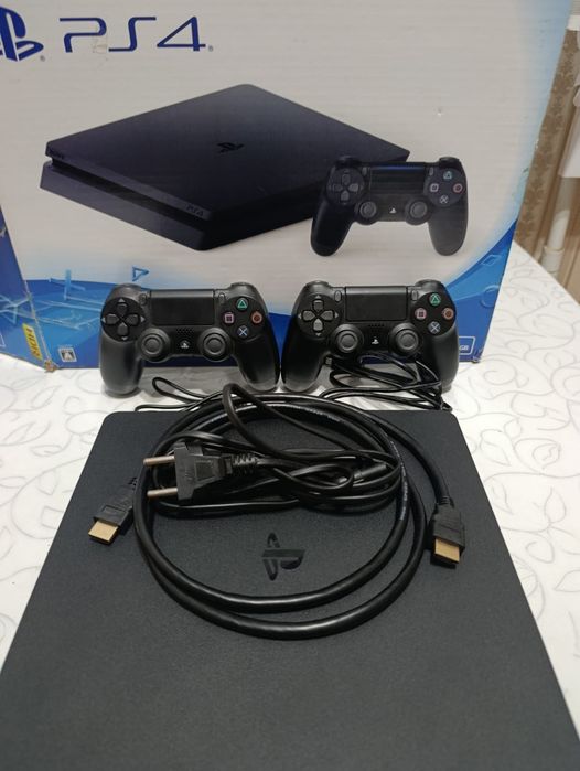 Приставка PS4 slim