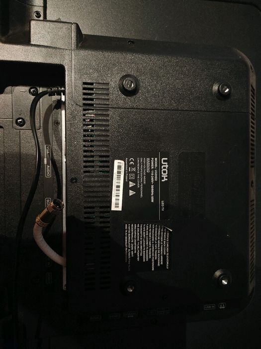 Televizor Utok Model U32HD2
