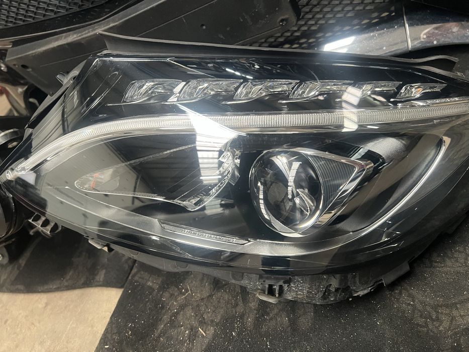Mercedes W205 C класа фар/фарове