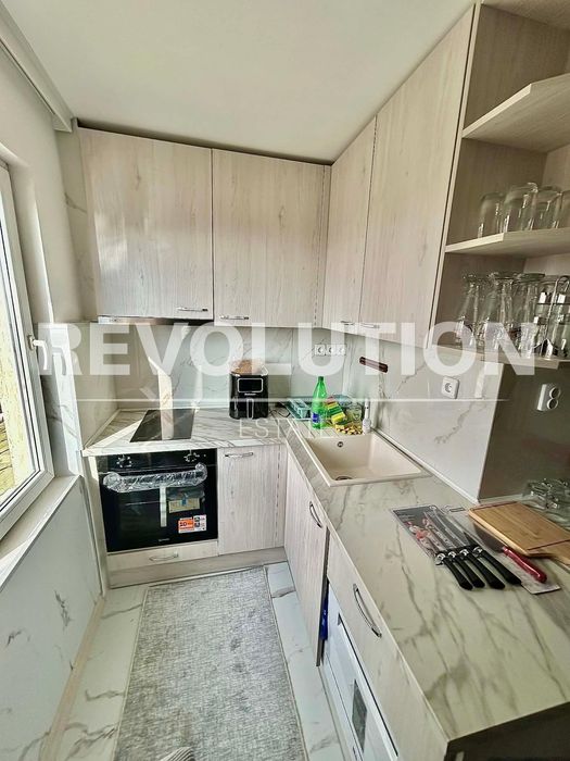 Дава се под наем Къща в Варна, Изгрев - 120 кв.м за 897.6 € - Снимка #1