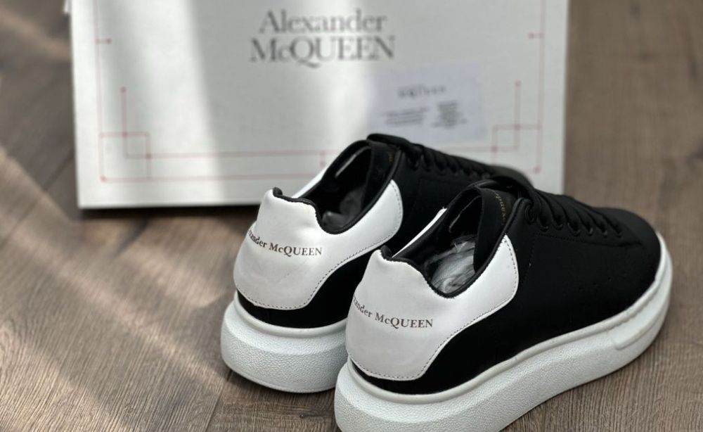 STOC LIMITATI!! Adidasi / Sneakers Alexander McQueen Negru Marimi 36-44 Unisex