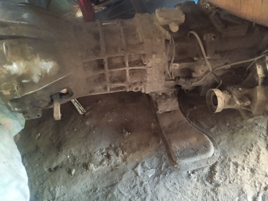 Продам ГБЦ Митсубиси л200 и каробку