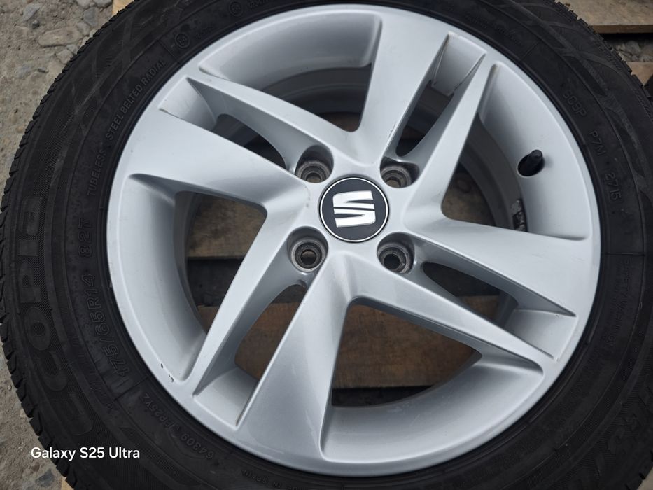 Лети джанти 14ки 4х100 Seat + летни гуми 175/65/14 Bridgestone