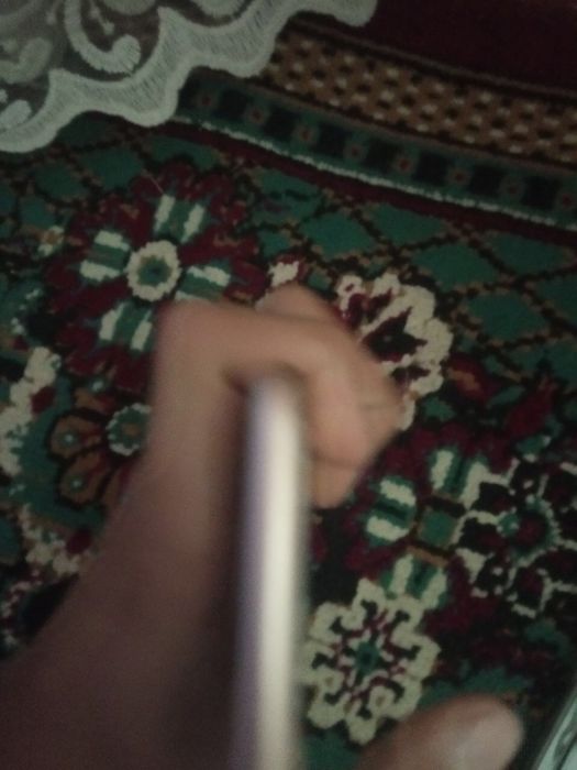 Iphone 8 plus holati yaxwi