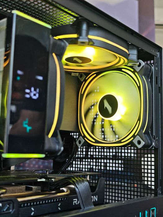 Компютър - /B650 Lightning Wi-fi/Ryzen 7 7700X/RX 9060 XT 16GB/32GB DDR5 6400M/T/1TB nVme gen 4.0/