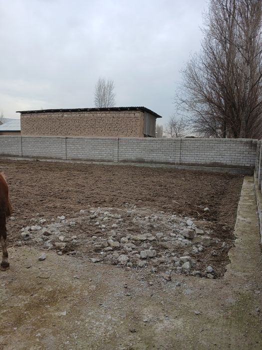 Yer sotiladi ortasaroy kokmoyin abayda srochniyga narx tushurdik