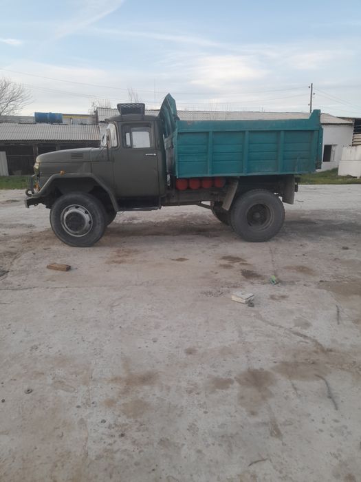 Зил самосвал сотилади