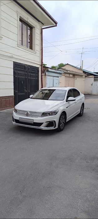 Volkswagen e bora elektra
