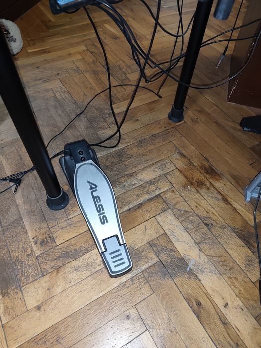 Електрически барабани alesis