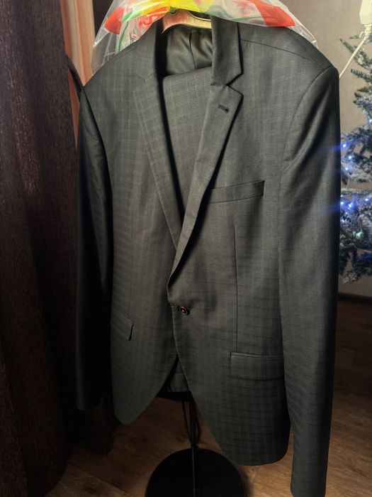Продам мужской классический костюм
