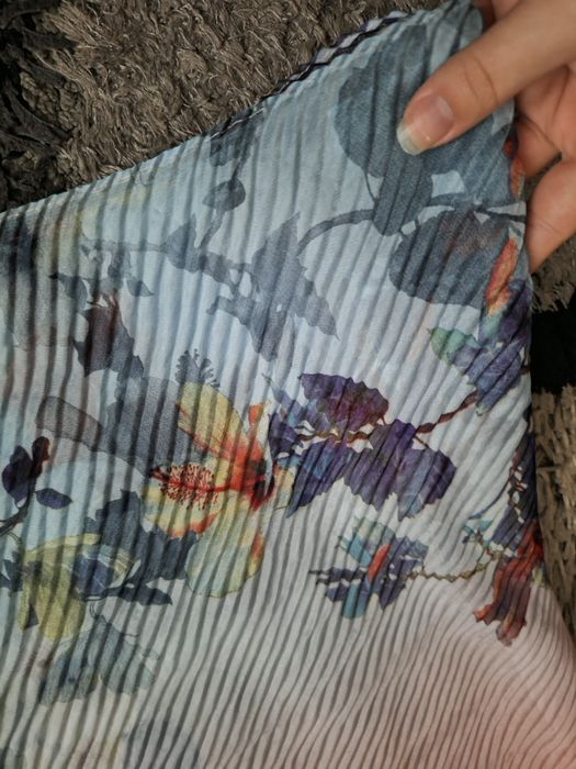 Eșarfă elegantă subțirică