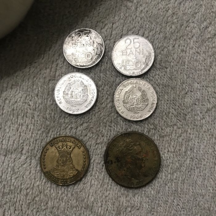 monede cu regele mihai 1943-1944 si ce se vede in poze 100 lei bucata