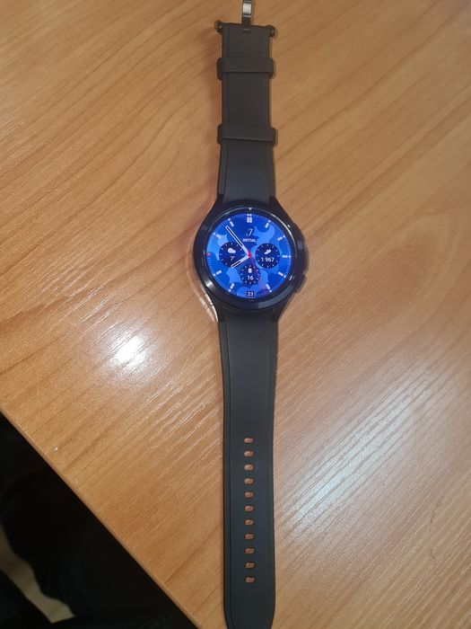 Электронныи часы галакси уатс 4