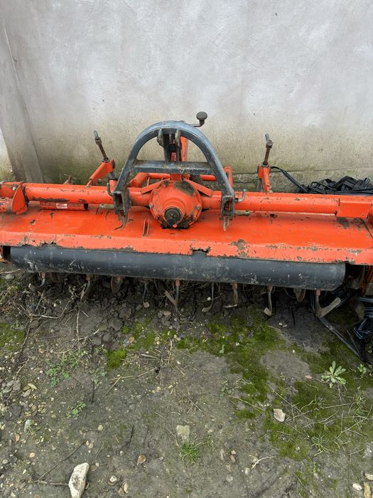 Vreza de pamant japoneza kubota