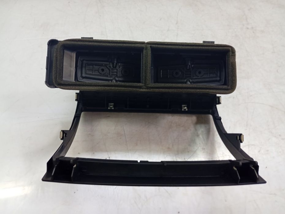 Grila ventilatie bord 928075r Volkswagen Touareg 1 (7L) (2002 - 2007) 3.0 tdi CAS 3.0 tdi CAS