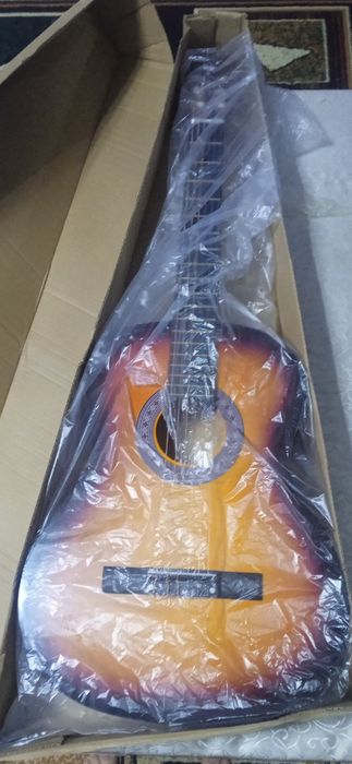 Gitara classik sotiladi