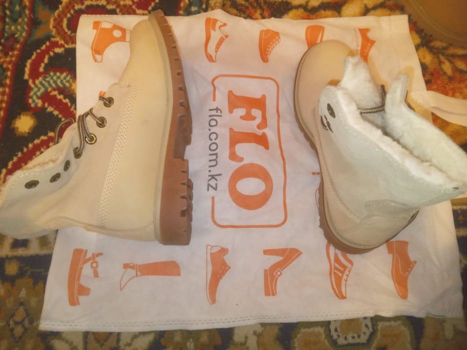 Женский новый қыстық аяқ киімдер