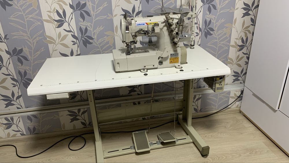 Продам распошивальную машину Jack