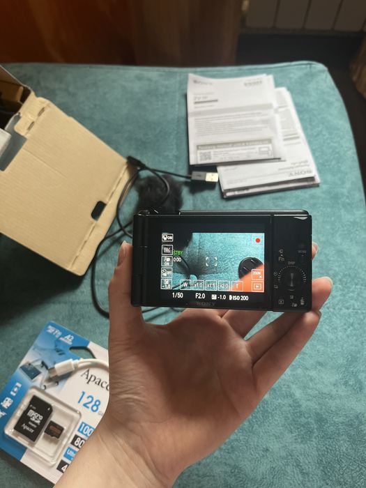 Sony zv 1-f Видеокамера