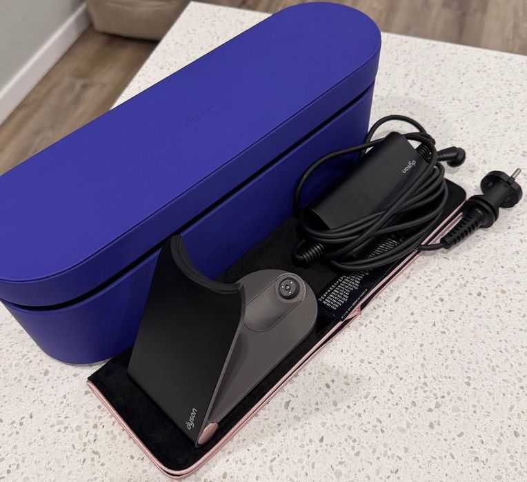 Продам Dyson Airstrait