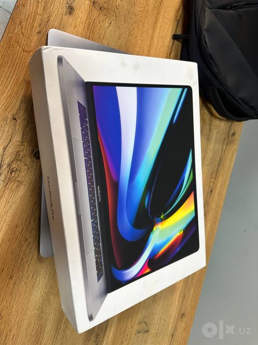 MacBook Pro 16” 2019 — Core i7 / 16GB / 512GB SSD