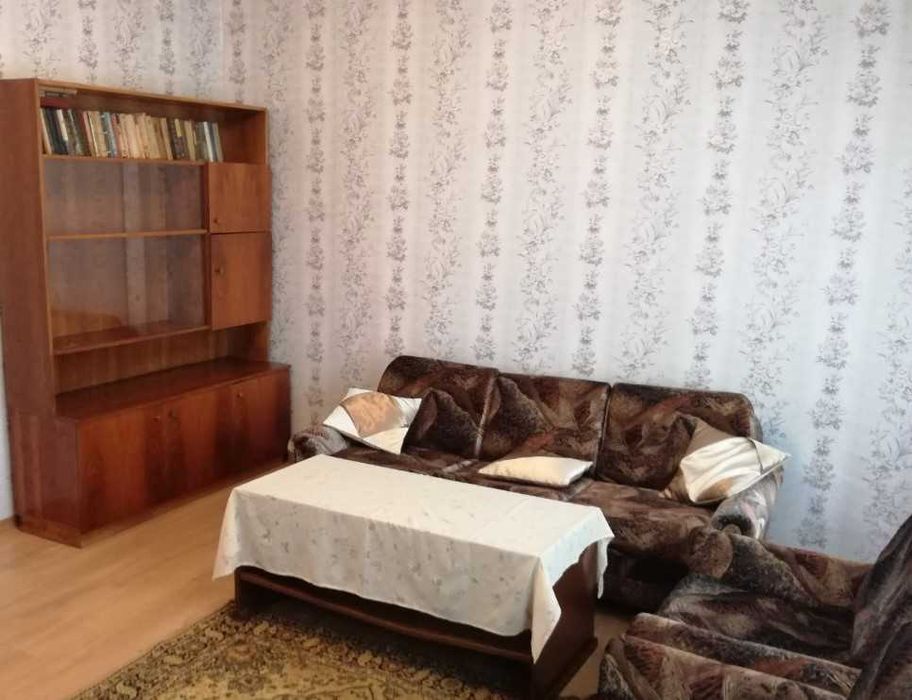 Дава се под наем Тристаен апартамент в Пловдив, Старият град - 90 кв.м за 448.8 € - Снимка #1