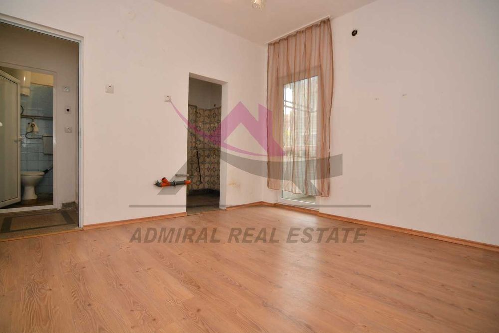 Продава се Четиристаен апартамент в Варна, Окръжна болница - 123 кв.м за 1708 €/кв.м - Снимка #1