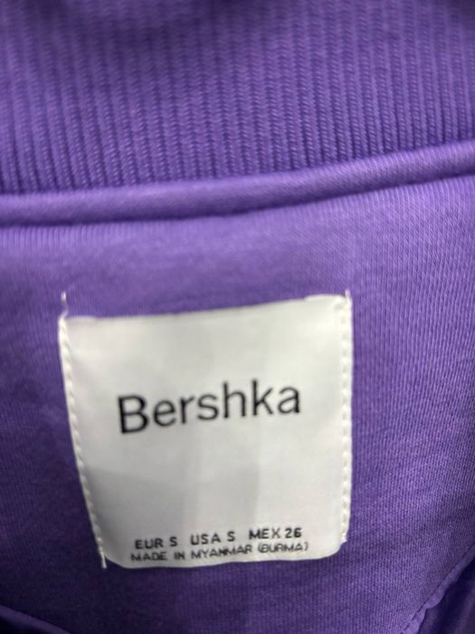 Фиолетовый бомбер Bershka