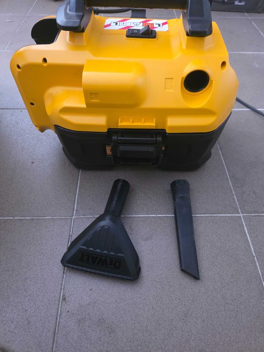 Aspirator umed/uscat Dewalt DCV584L (pentru funcționare cu baterie de 18 volți și la rețea