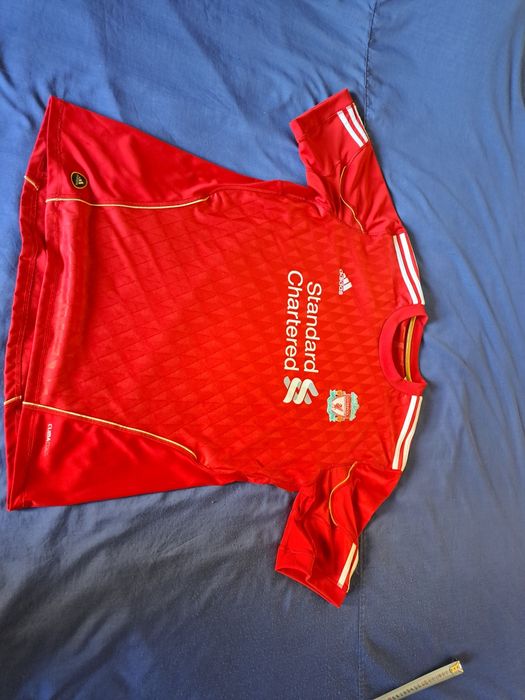 Спортни екипи на Ливърпул и Челси