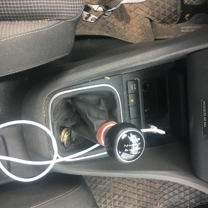 Продавам лека кола в идеално състояние .Бяла на цвят.Колата е хечбег