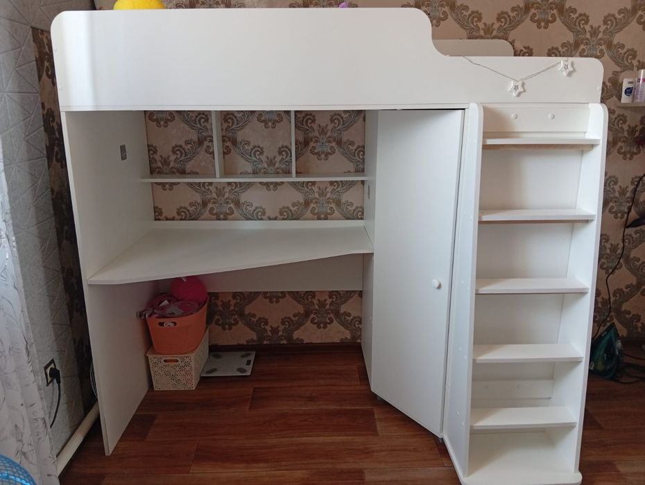 Продам кровать  чердак