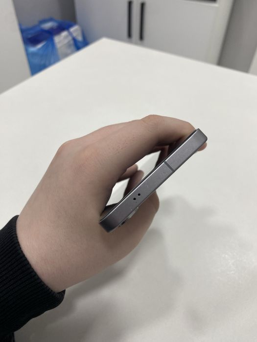 Samsung Galaxy s25 12/128gb