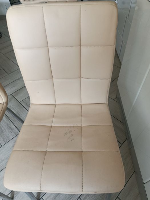 Бежови трапезни столове