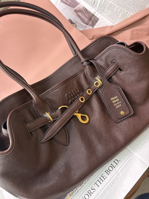 Miu Miu Aventure Nappa Leather – цвят Briarwood