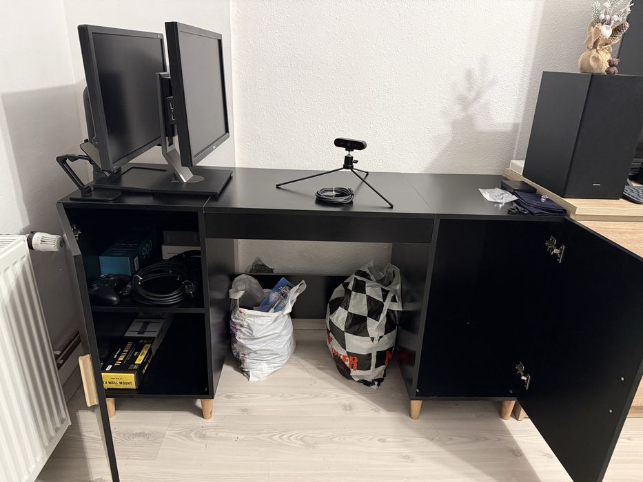 Birou foarte masiv si stabil pentru setup gaming