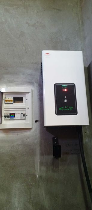 Установка зарядное устройство для электромобил.